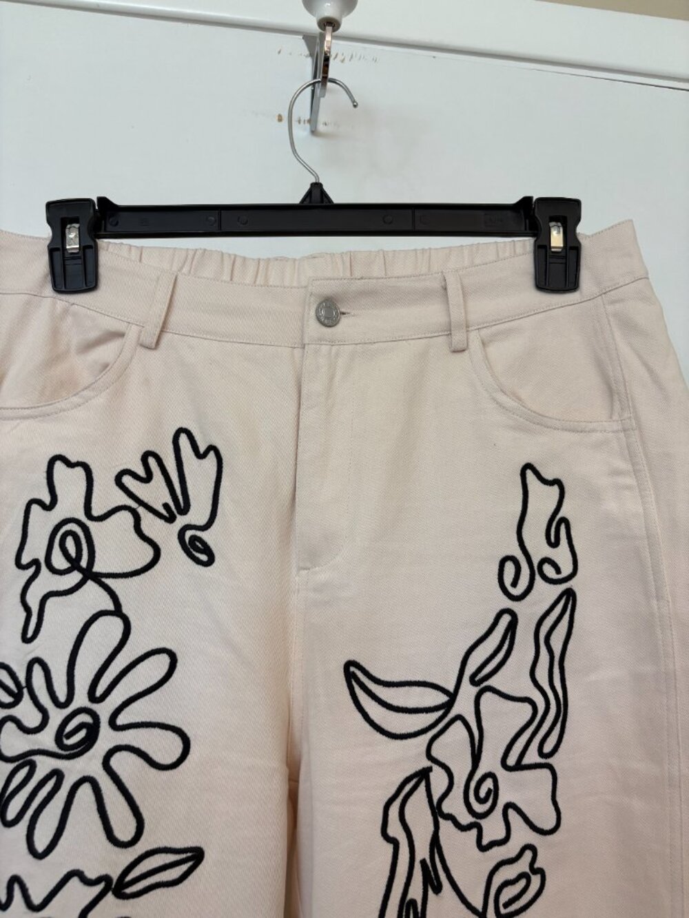 Unique cream denim cowboy style pants with black embroidery detail sz XL - Picture 6 of 8